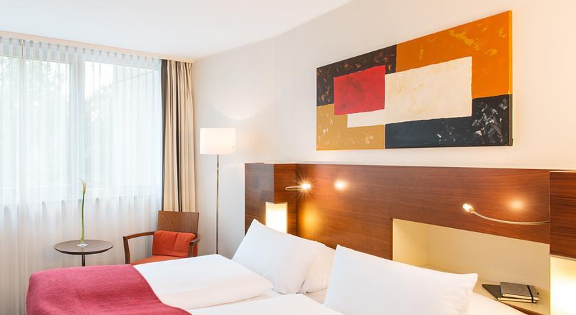 Nh Frankfurt Niederrad Hotel Frankfurt am Main Exterior foto